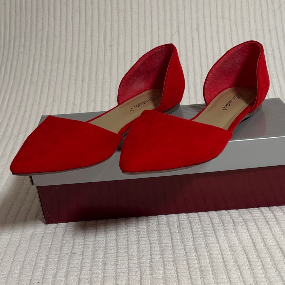 Breckelles Vibrant Red Women's Flats